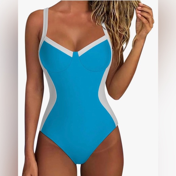 SWIMSUITS - Picture 3 of 5